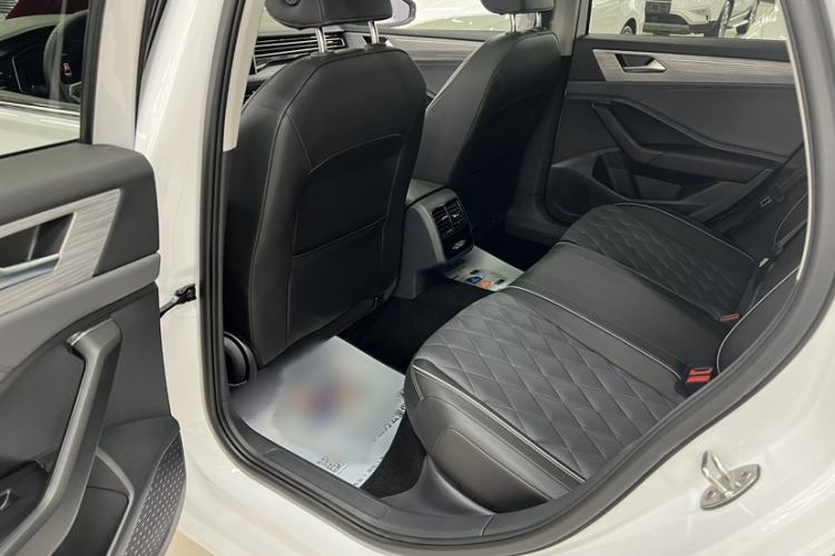Used Volkswagen Sagitar 2024 300TSI DSG Excellence Edition Interior 3