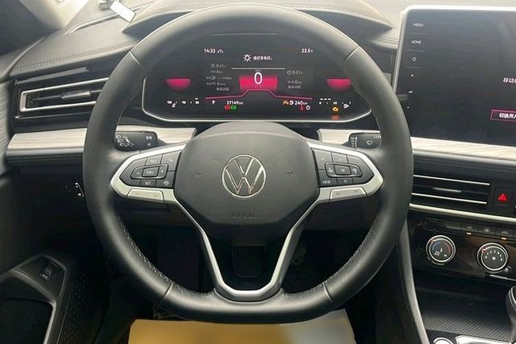 Used Volkswagen Sagitar 2024 300TSI DSG Excellence Edition Interior 3