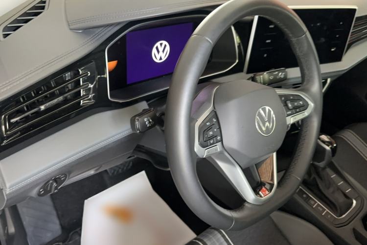 Used Volkswagen Sagitar 2024 200TSI DSG Flyover Edition Interior 3