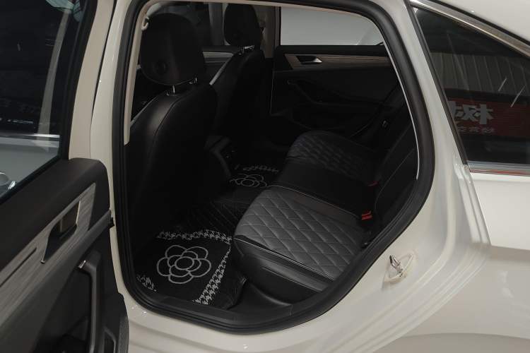 Used Volkswagen Sagitar 2024 300TSI DSG Excellence Edition Interior 4