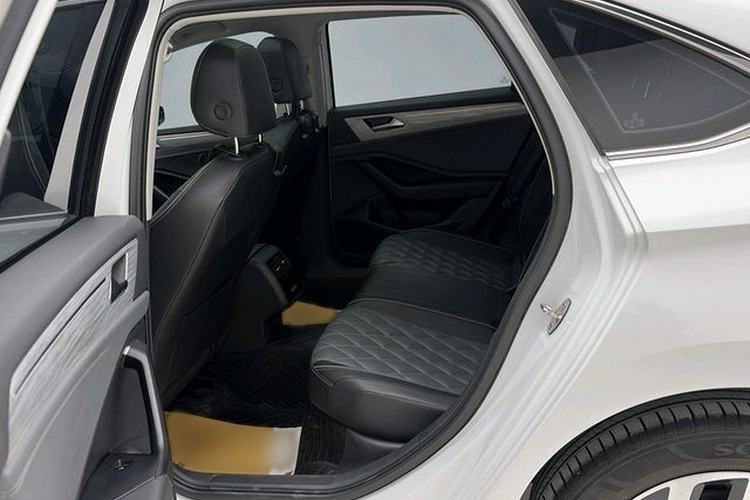 Used Volkswagen Sagitar 2024 300TSI DSG Excellence Edition Interior 5