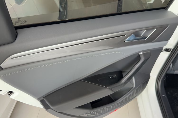 Used Volkswagen Sagitar 2024 200TSI DSG Flyover Edition Interior 6