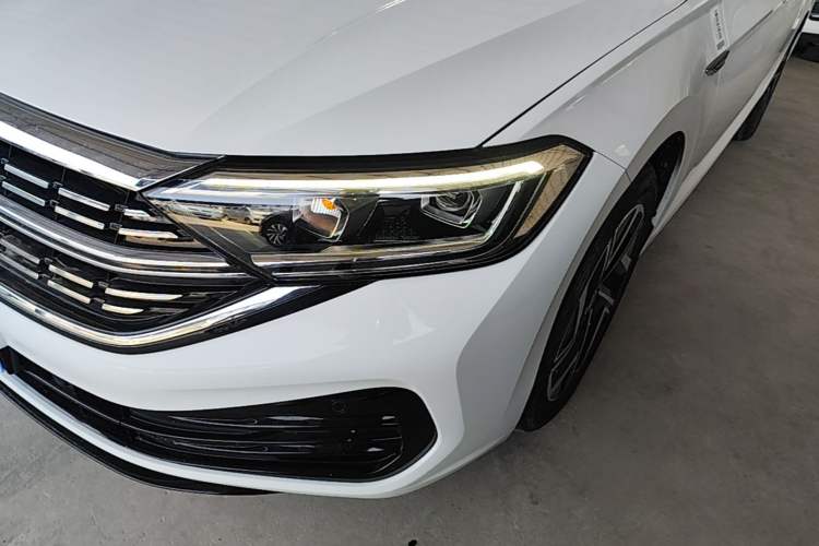 Used Volkswagen Sagitar 2024 300TSI DSG Excellence Edition Left Front Headlight