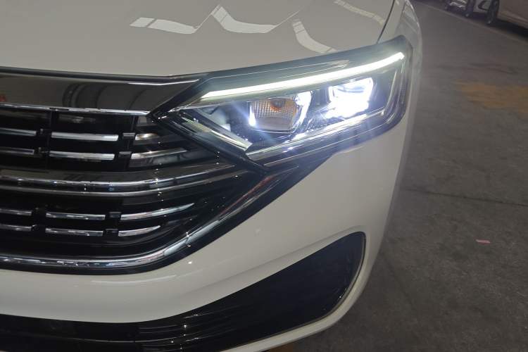 Used Volkswagen Sagitar 2024 300TSI DSG Excellence Edition Left Front Headlight