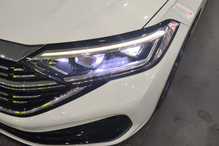 Used Volkswagen Sagitar 2024 300TSI DSG Excellence Edition Left Front Headlight