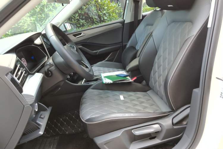 Used Volkswagen Sagitar 2024 300TSI DSG Excellence Edition Left Front Seat