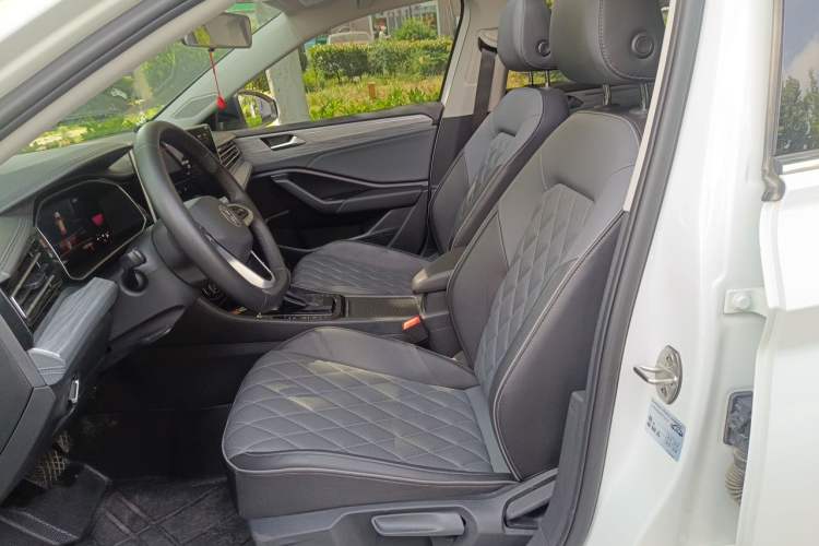 Used Volkswagen Sagitar 2024 300TSI DSG Excellence Edition Left Front Seat