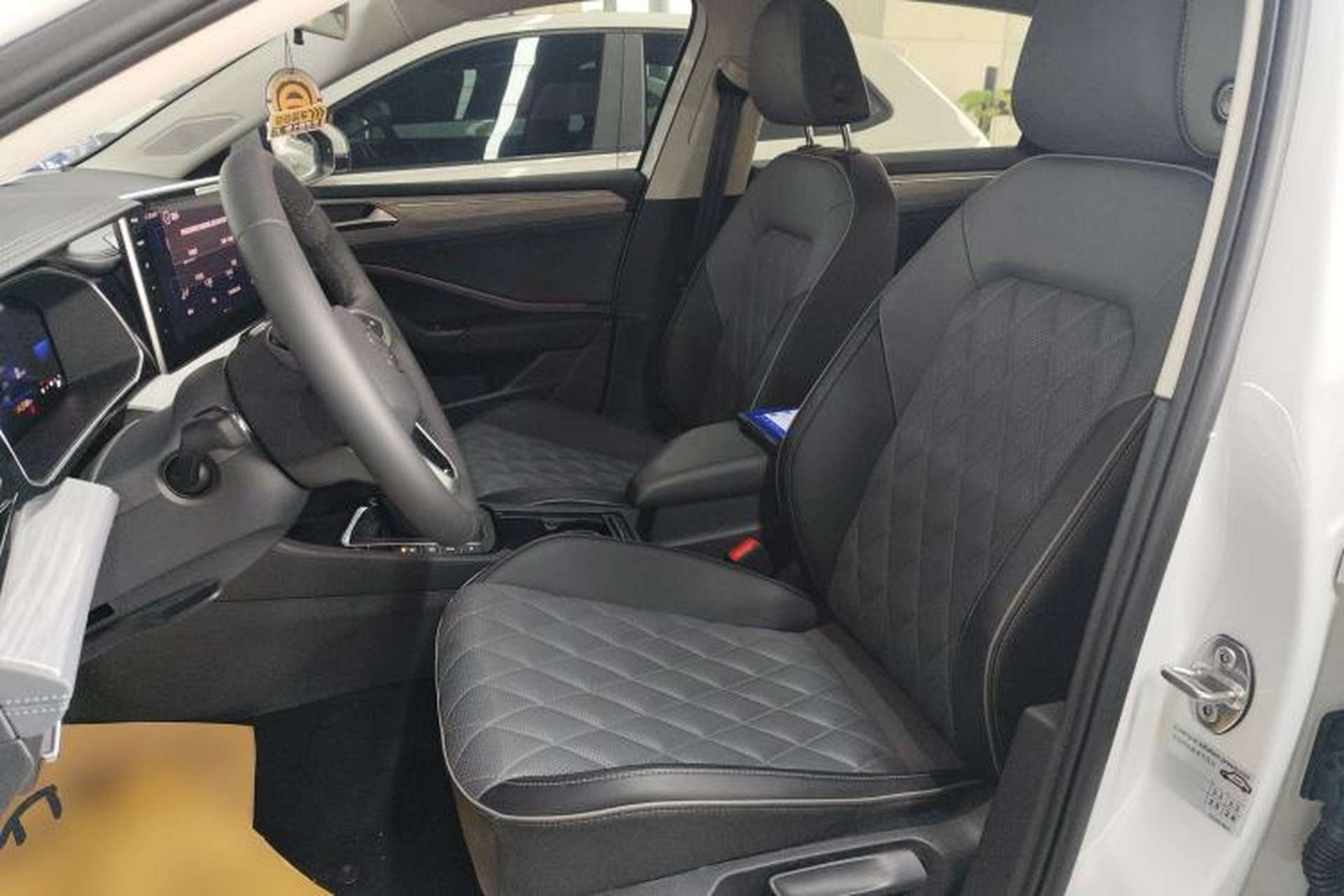 Used Volkswagen Sagitar 2024 300TSI DSG Excellence Edition Left Front Seat