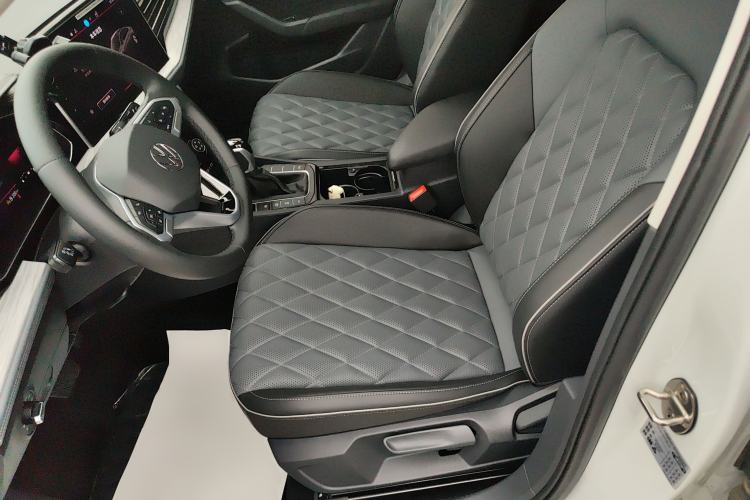 Used Volkswagen Sagitar 2024 300TSI DSG Excellence Edition Left Front Seat