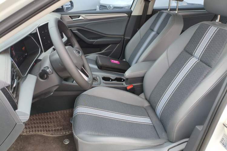 Used Volkswagen Sagitar 2024 200TSI DSG Flyover Edition Left Front Seat
