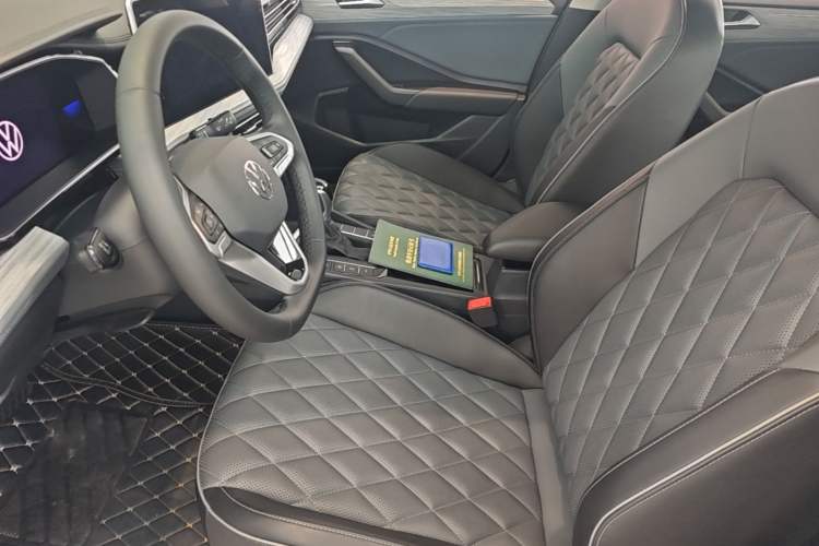 Used Volkswagen Sagitar 2024 300TSI DSG Excellence Edition Left Front Seat