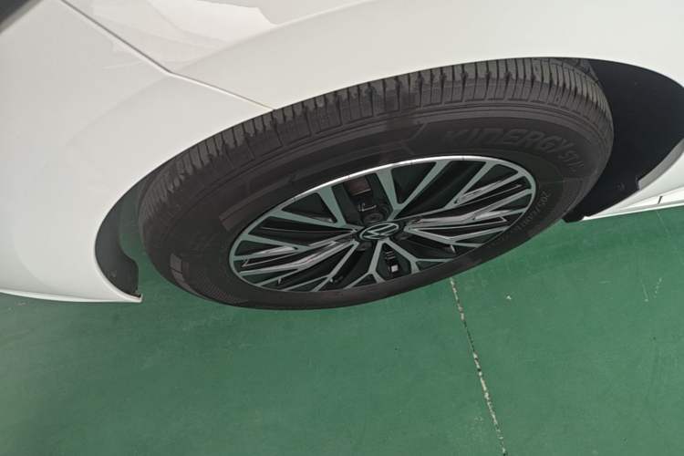 Used Volkswagen Sagitar 2024 200TSI DSG Flyover Edition Left Front Wheel Hub