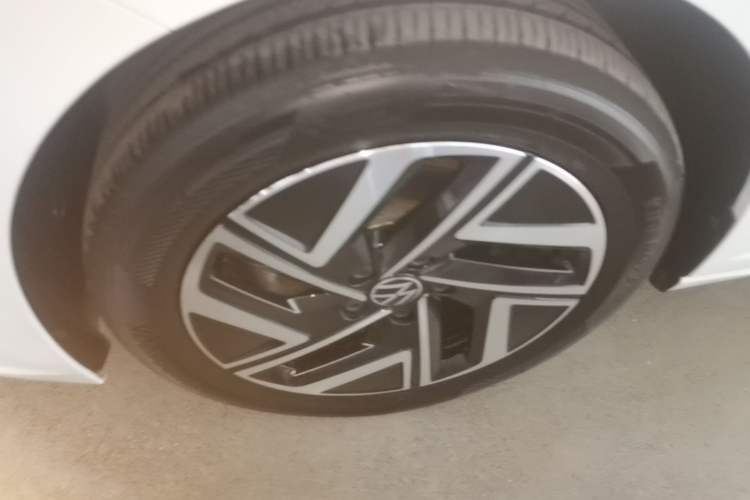 Used Volkswagen Sagitar 2024 300TSI DSG Excellence Edition Left Front Wheel Hub