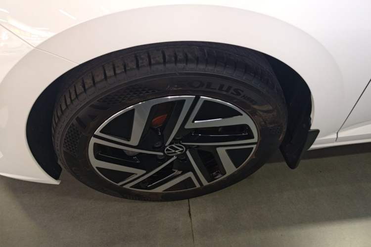 Used Volkswagen Sagitar 2024 300TSI DSG Excellence Edition Left Front Wheel Hub
