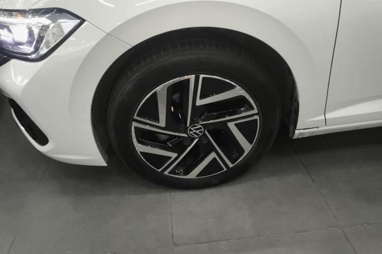 Used Volkswagen Sagitar 2024 300TSI DSG Excellence Edition Left Front Wheel Hub