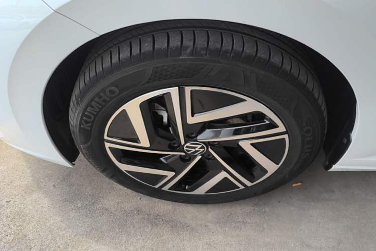 Used Volkswagen Sagitar 2024 300TSI DSG Excellence Edition Left Front Wheel Hub