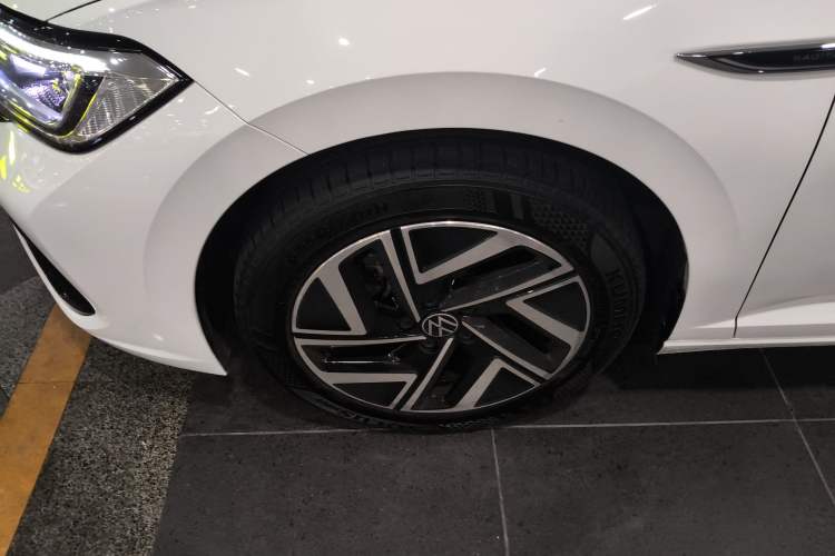 Used Volkswagen Sagitar 2024 300TSI DSG Excellence Edition Left Front Wheel Hub