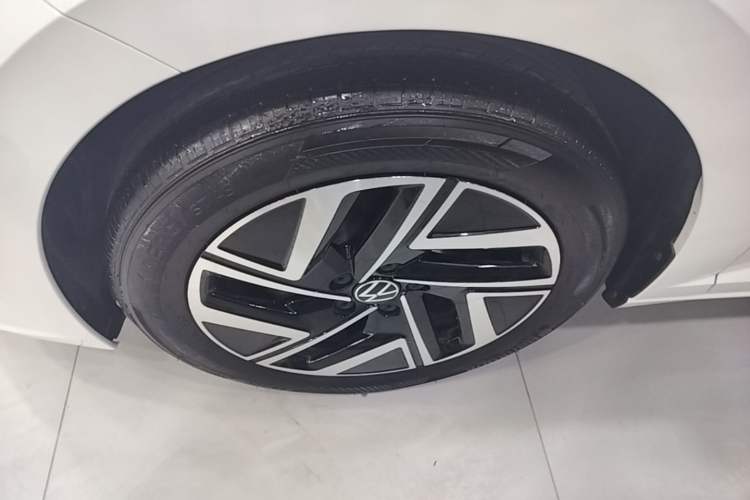 Used Volkswagen Sagitar 2024 300TSI DSG Excellence Edition Left Front Wheel Hub