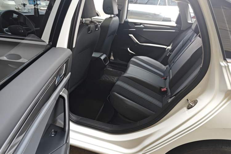 Used Volkswagen Sagitar 2024 200TSI DSG Flyover Edition Left Rear Seat