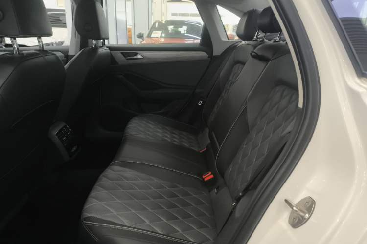 Used Volkswagen Sagitar 2024 300TSI DSG Excellence Edition Left Rear Seat