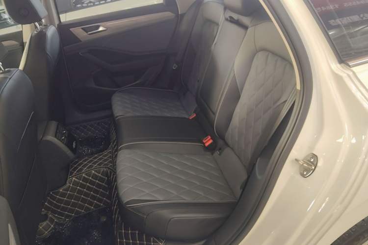 Used Volkswagen Sagitar 2024 300TSI DSG Excellence Edition Left Rear Seat