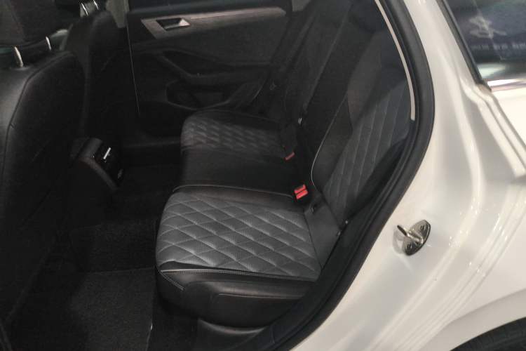 Used Volkswagen Sagitar 2024 300TSI DSG Excellence Edition Left Rear Seat