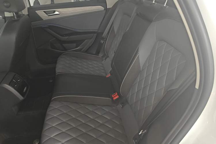 Used Volkswagen Sagitar 2024 300TSI DSG Excellence Edition Left Rear Seat