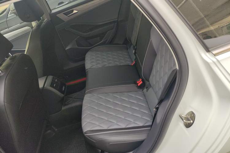 Used Volkswagen Sagitar 2024 300TSI DSG Excellence Edition Left Rear Seat