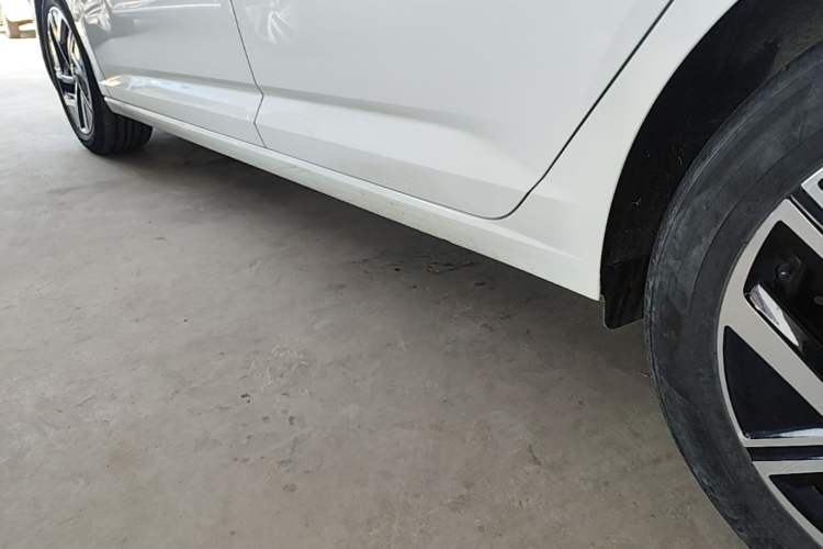 Used Volkswagen Sagitar 2024 300TSI DSG Excellence Edition Left Side Sill