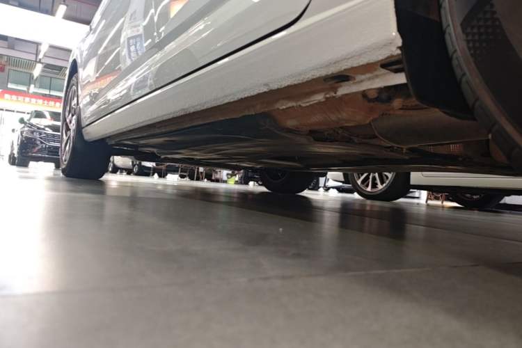 Used Volkswagen Sagitar 2024 300TSI DSG Excellence Edition Left Side Sill