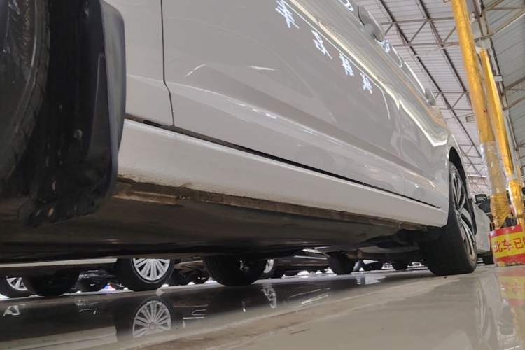 Used Volkswagen Sagitar 2024 300TSI DSG Excellence Edition Left Side Sill