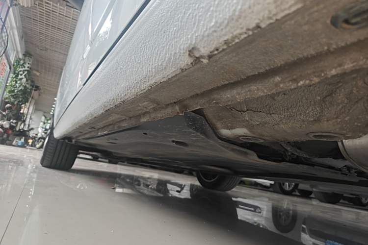 Used Volkswagen Sagitar 2024 300TSI DSG Excellence Edition Left Side Sill