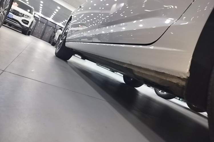 Used Volkswagen Sagitar 2024 300TSI DSG Excellence Edition Left Side Sill