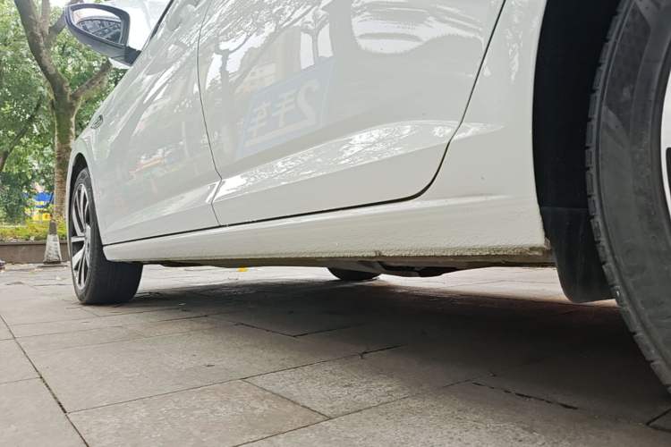 Used Volkswagen Sagitar 2024 300TSI DSG Excellence Edition Left Side Sill