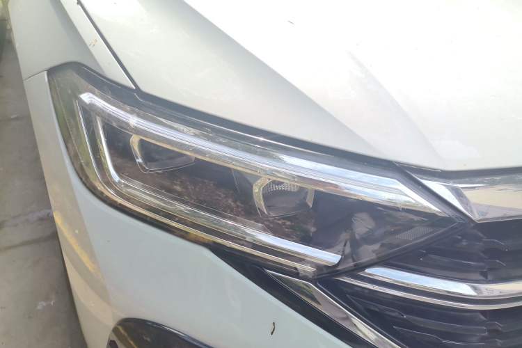Used Volkswagen Sagitar 2024 200TSI DSG Excellence Edition Right Front Headlight