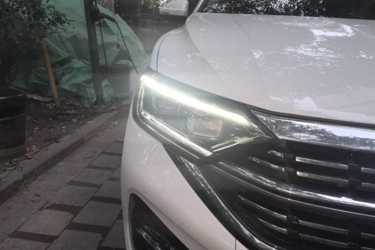 Used Volkswagen Sagitar 2024 300TSI DSG Excellence Edition Right Front Headlight