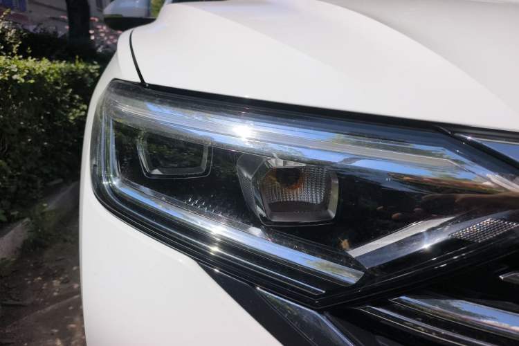 Used Volkswagen Sagitar 2024 300TSI DSG Excellence Edition Right Front Headlight