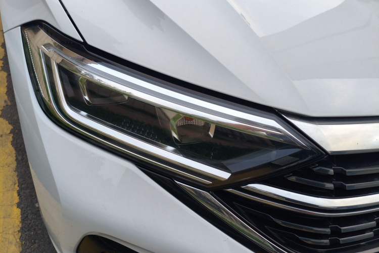 Used Volkswagen Sagitar 2024 300TSI DSG Flyover Edition Right Front Headlight