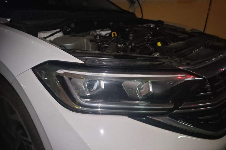 Used Volkswagen Sagitar 2024 300TSI DSG Excellence Edition Right Front Headlight