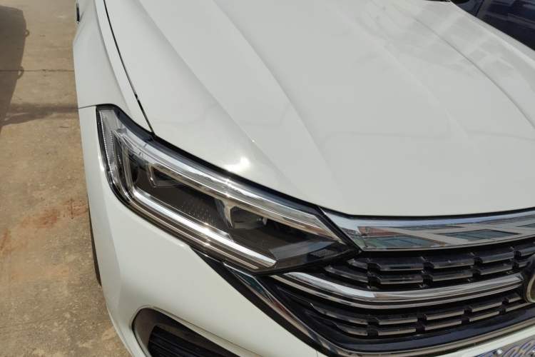 Used Volkswagen Sagitar 2024 300TSI DSG Excellence Edition Right Front Headlight