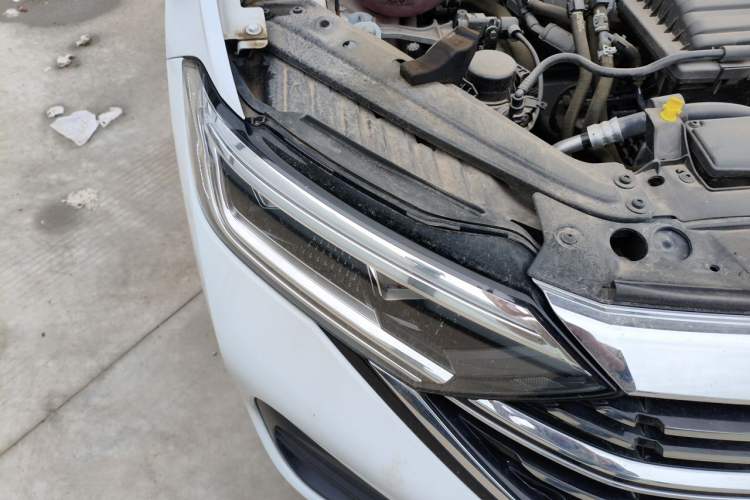 Used Volkswagen Sagitar 2024 200TSI DSG Flyover Edition Right Front Headlight