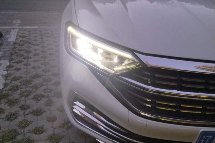 Used Volkswagen Sagitar 2024 200TSI DSG Flyover Edition Right Front Headlight