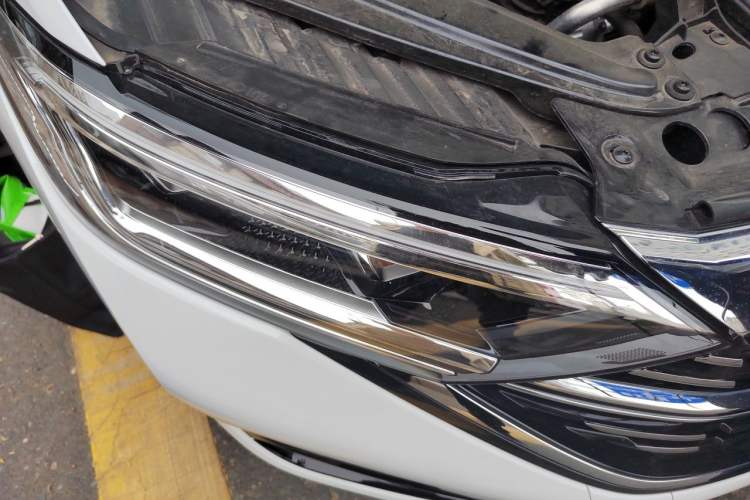 Used Volkswagen Sagitar 2024 300TSI DSG Excellence Edition Right Front Headlight