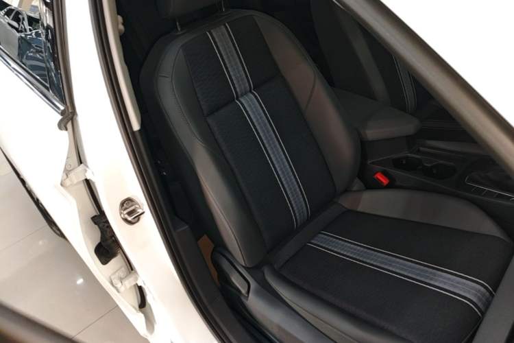 Used Volkswagen Sagitar 2024 200TSI DSG Flyover Edition Right Front Seat