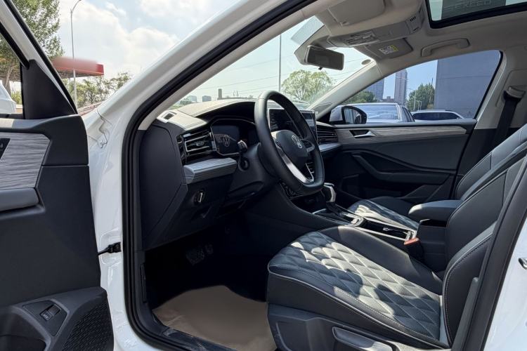 Used Volkswagen Sagitar 2024 300TSI DSG Excellence Edition Right Front Seat