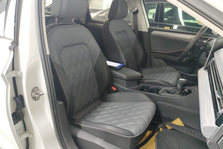Used Volkswagen Sagitar 2024 300TSI DSG Excellence Edition Right Front Seat