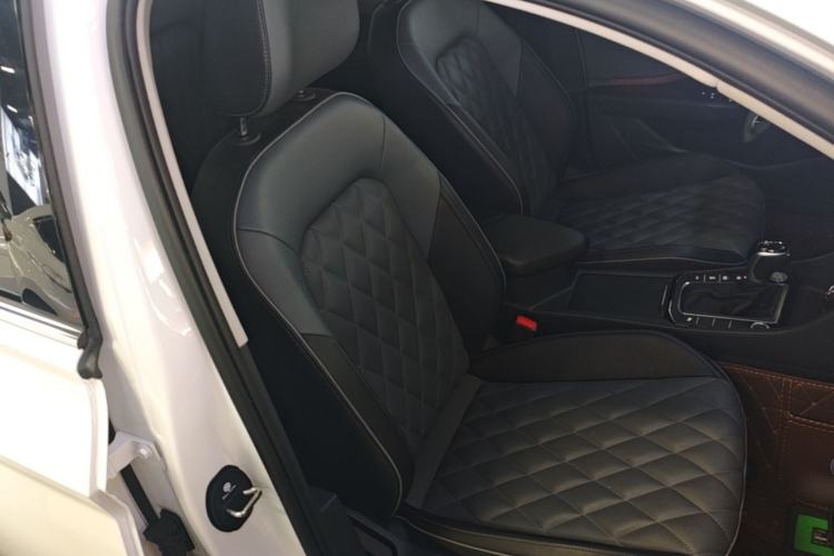 Used Volkswagen Sagitar 2024 300TSI DSG Excellence Edition Right Front Seat