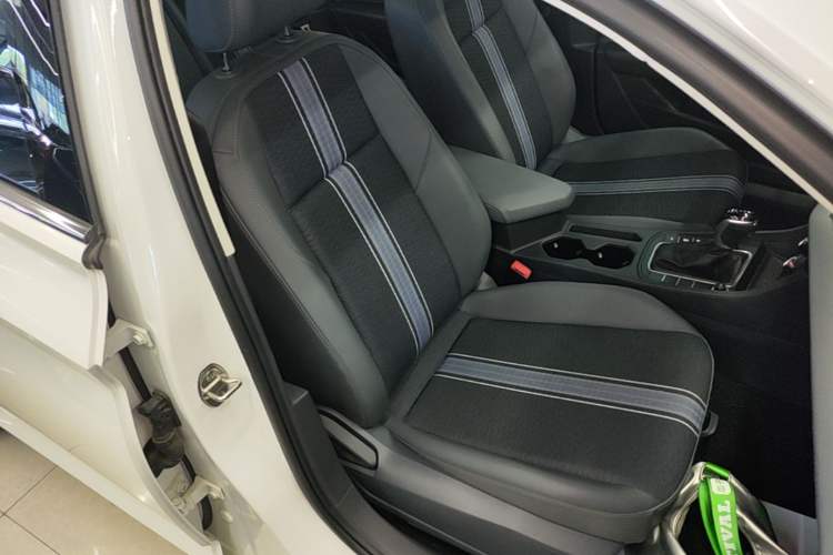 Used Volkswagen Sagitar 2024 200TSI DSG Flyover Edition Right Front Seat