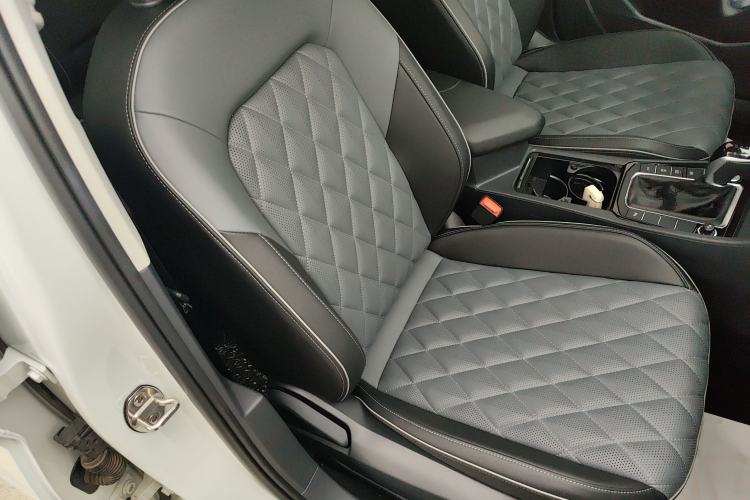 Used Volkswagen Sagitar 2024 300TSI DSG Excellence Edition Right Front Seat