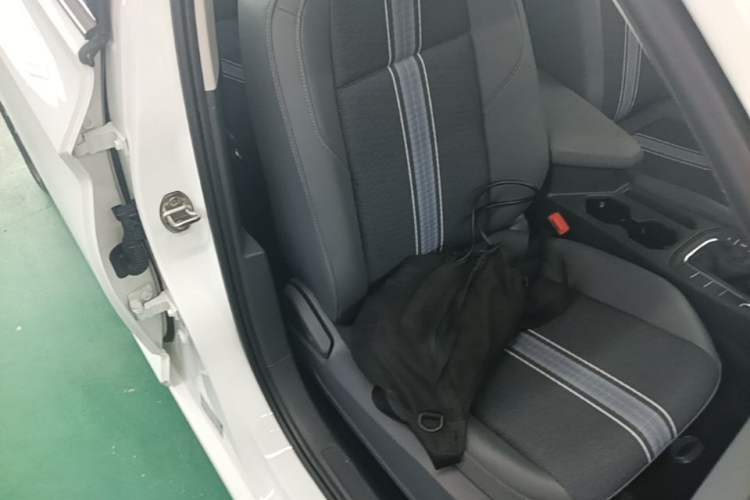 Used Volkswagen Sagitar 2024 200TSI DSG Flyover Edition Right Front Seat